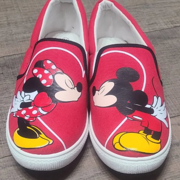 Disney Mickey Mouse & Minnie Mouse Slip-On Sneakers/Kissing Mickey and Minnie - Picture 1 of 8
